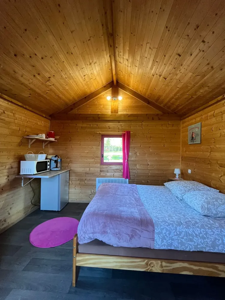Cabane sur pilotis aux Étangs de Planquery